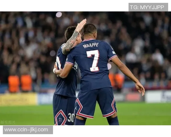 利物浦与罗马比赛数据深度分析与战术对比探讨