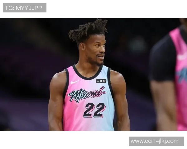 勇士与热火激战正酣2月赛季对决引发球迷热议