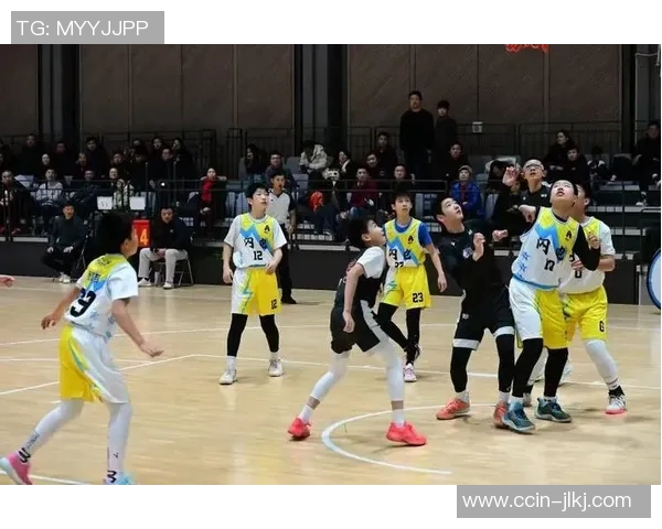 吴冠希在篮球赛场上的崛起与挑战展现了年轻运动员的拼搏精神与无限可能