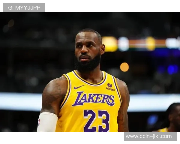 掘金与湖人第五场激战回顾球星表现与战术分析全景呈现