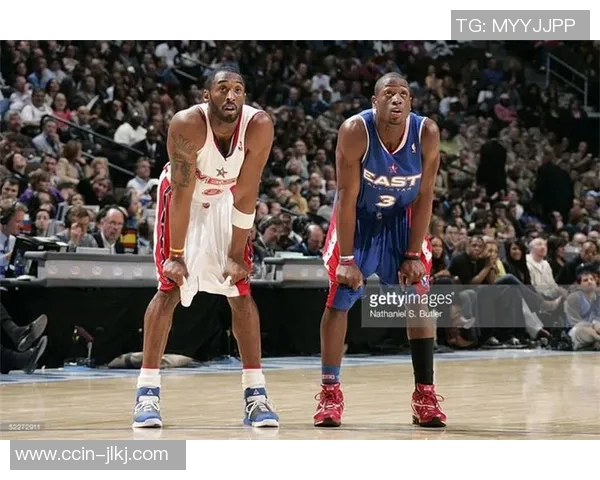 科比与韦德的巅峰对决回顾:传奇球星的精彩瞬间与篮球魅力 科比与韦德的巅峰对决回顾:传奇球星的精彩瞬间与篮球魅力