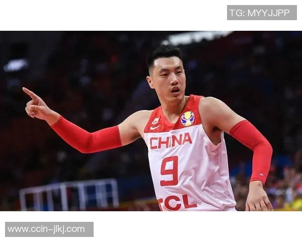 翟晓川：从篮球场上的拼搏者到生活中的多面手，展现无限可能与激情