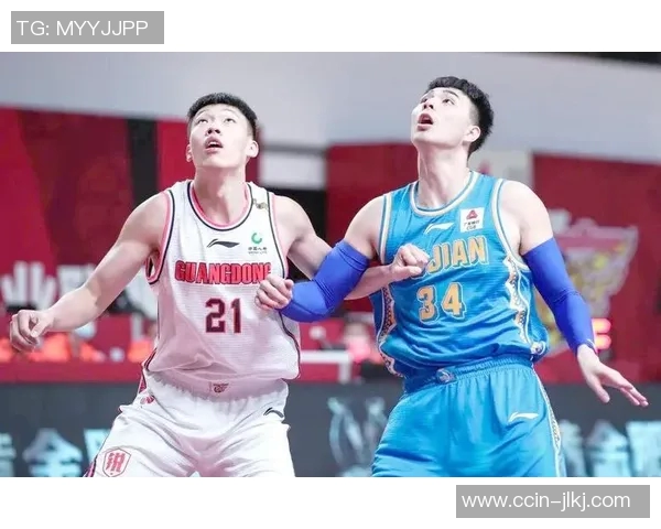 张昊：从普通少年到篮球场上的璀璨明星的成长之路与奋斗故事